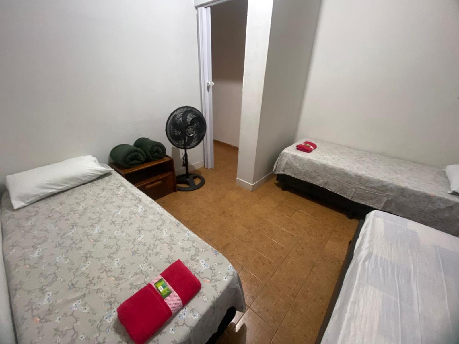 Casas De Temporadas - Hotel Recanto Do Sossego Uberlândia Kamer foto