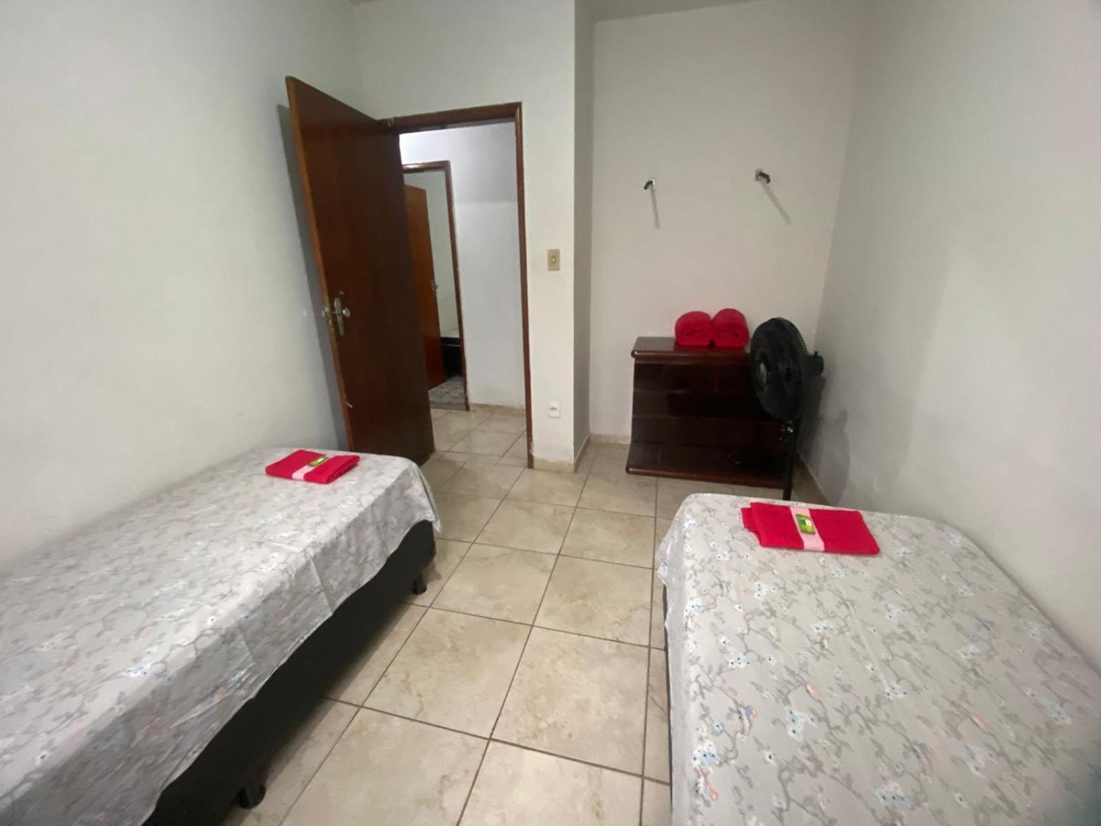 Casas De Temporadas - Hotel Recanto Do Sossego Uberlândia Kamer foto